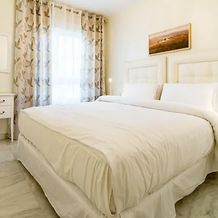 Apartment Ade10- Front Line San Pedro By Roomservices